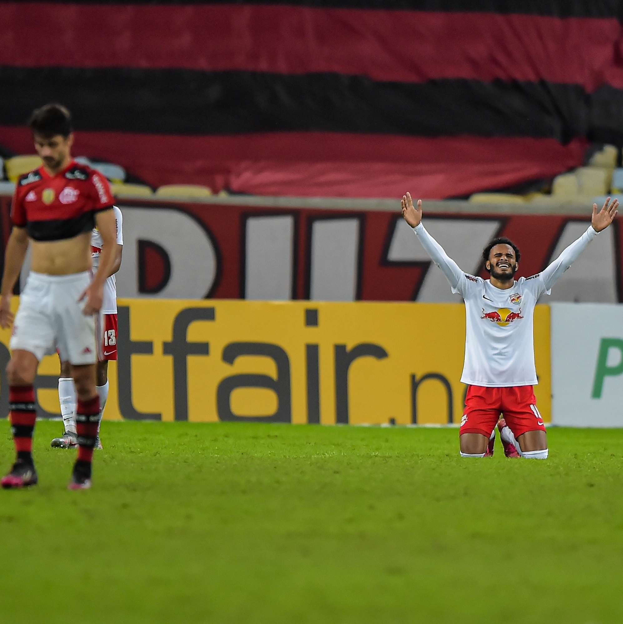 Bragantino dá um banho de bola no Flamengo: 4 a 0