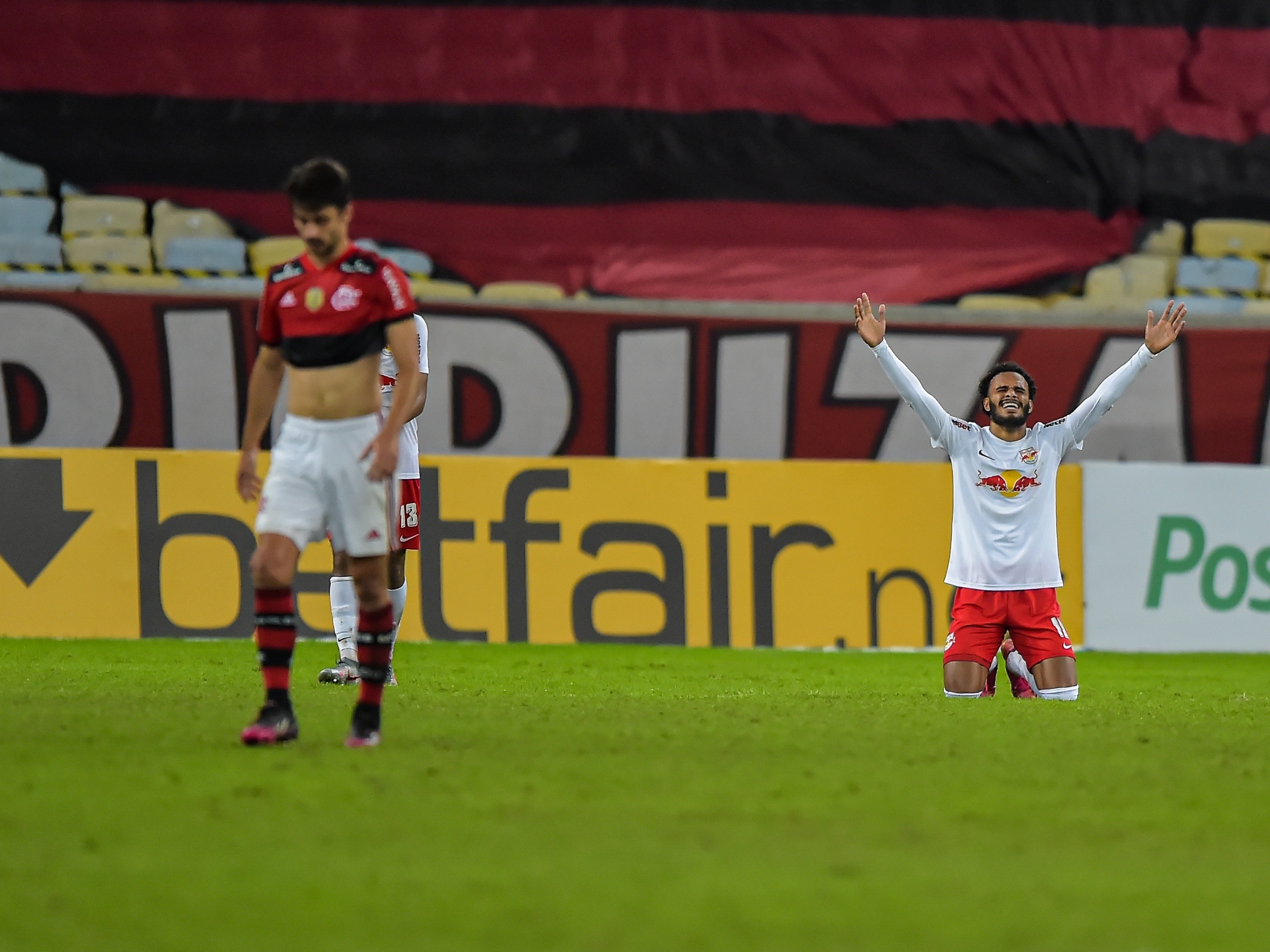 SAIU! Confira a escalação do Flamengo para encarar o Bragantino - Coluna do  Fla