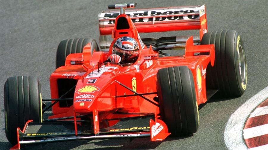 Ferrari à venda foi pilotada por Michael Schumacher em dois GPs da Fórmula 1 em 1998 - Kay Nietfeld/picture alliance via Getty Images