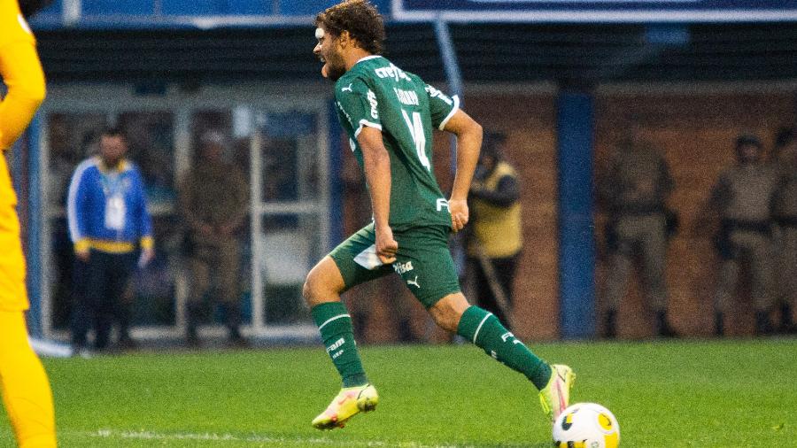 Gustavo Scarpa comemora gol pelo Palmeiras contra o Avaí pelo Brasileirão 2022 - Beno Küster Nunes/AGIF