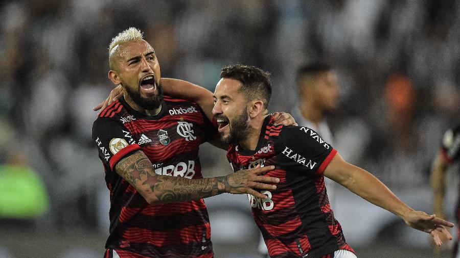 Vidal, do Flamengo, comemora gol contra o Botafogo pelo Brasileirão - Thiago Ribeiro/AGIF