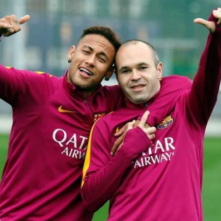 Neymar e Iniesta atuaram juntos no Barcelona em período vencedor do clube