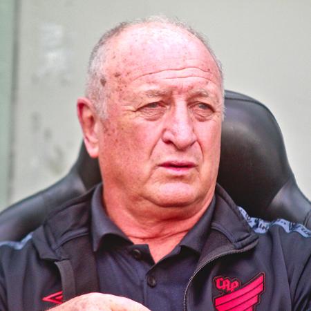 Felipão deixou a função de treinador e deve seguir no Athletico em cargo de diretor - Gabriel Machado/AGIF