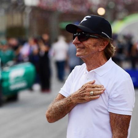 Emerson Fittipaldi em Interlagos durante o GP do Brasil de Fórmula 1 em 2022 - Mario Renzi - Formula 1/Formula 1 via Getty Images