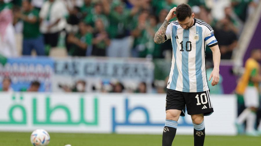 Lionel Messi lamenta chances perdidas pela Argentina na partida contra a Arábia Saudita - Richard Sellers/Getty Images