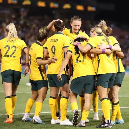 Jogadoras da Austrália feminina comemoram gol durante Cup of Nations