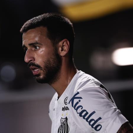 Sem espaço no Santos, atacante recebe proposta de clube português