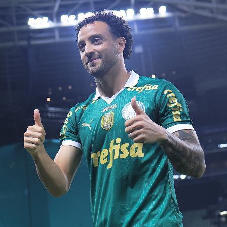 Felipe Anderson, reforço do Palmeiras, durante jogo contra o Atlético-GO, pelo Brasileirão