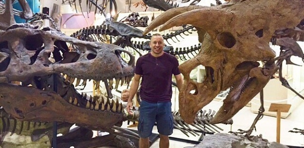 Georges St-Pierre irá apresentar um programa sobre paleontologia - Reprodução/Instagram