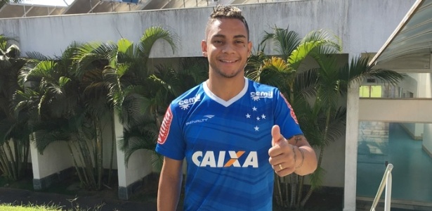 Lateral esquerdo já esteve na Toca da Raposa para realizar os exames médicos - Cruzeiro/Divulgação