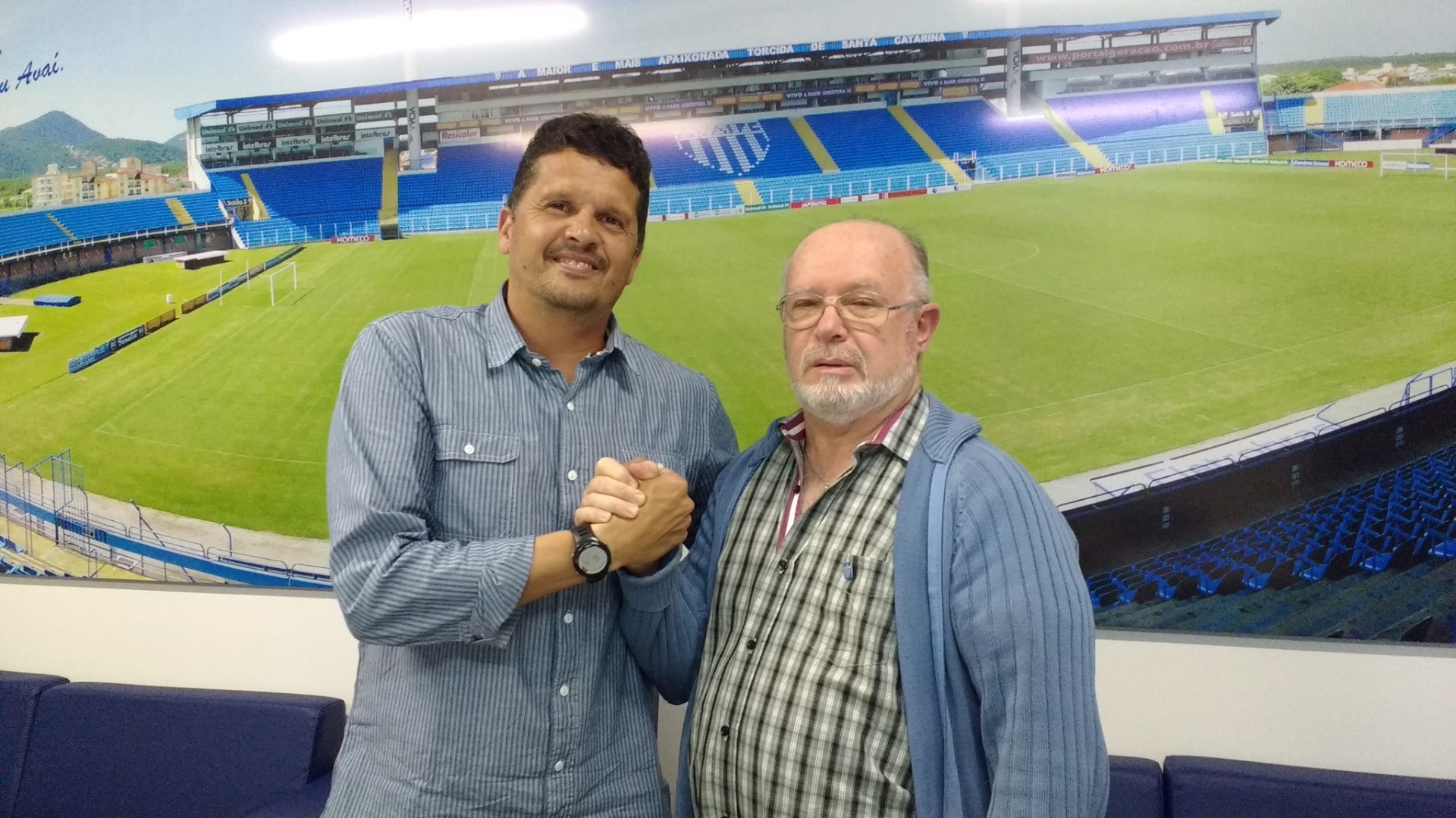 Claudinei Oliveira (à esquerda), técnico do Avaí - Alceu Atherino / AVAÍ F.C.
