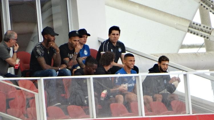 Luan observa Gre-Nal 419 em camarote do estádio Beira-Rio - Jeremias Wernek/UOL - Jeremias Wernek/UOL