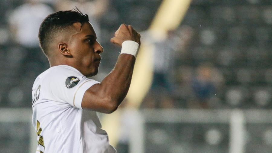 Rodrygo comemora gol do Santos contra o Vasco - Marcello Zambrana/AGIF