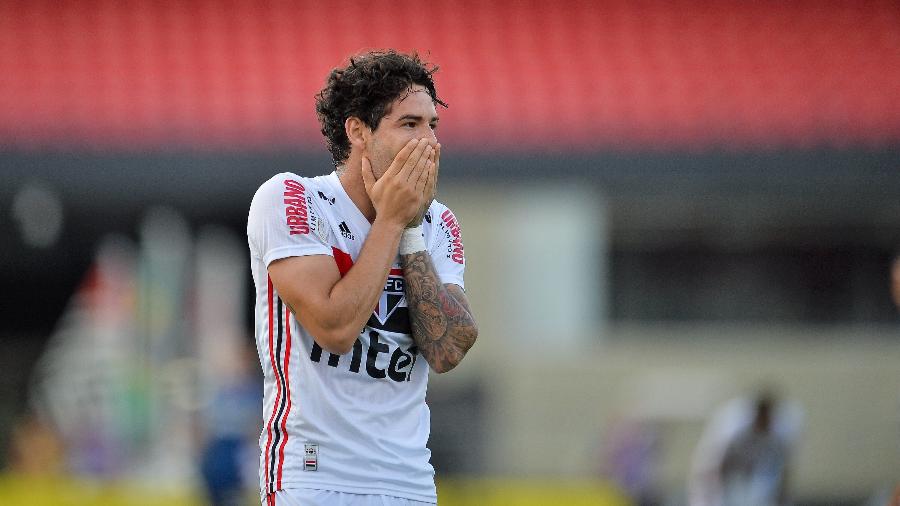 Alexandre Pato completou apenas uma partida com a camisa do São Paulo desde o seu retorno - Duda Bairros/Agif