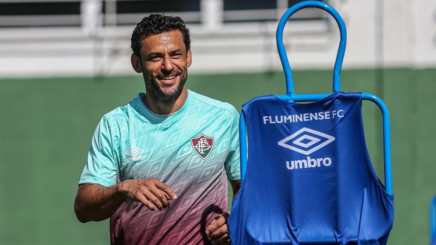 Fred voltou a treinar com bola no Fluminense após cirurgia no olho - Lucas Merçon/Fluminense FC
