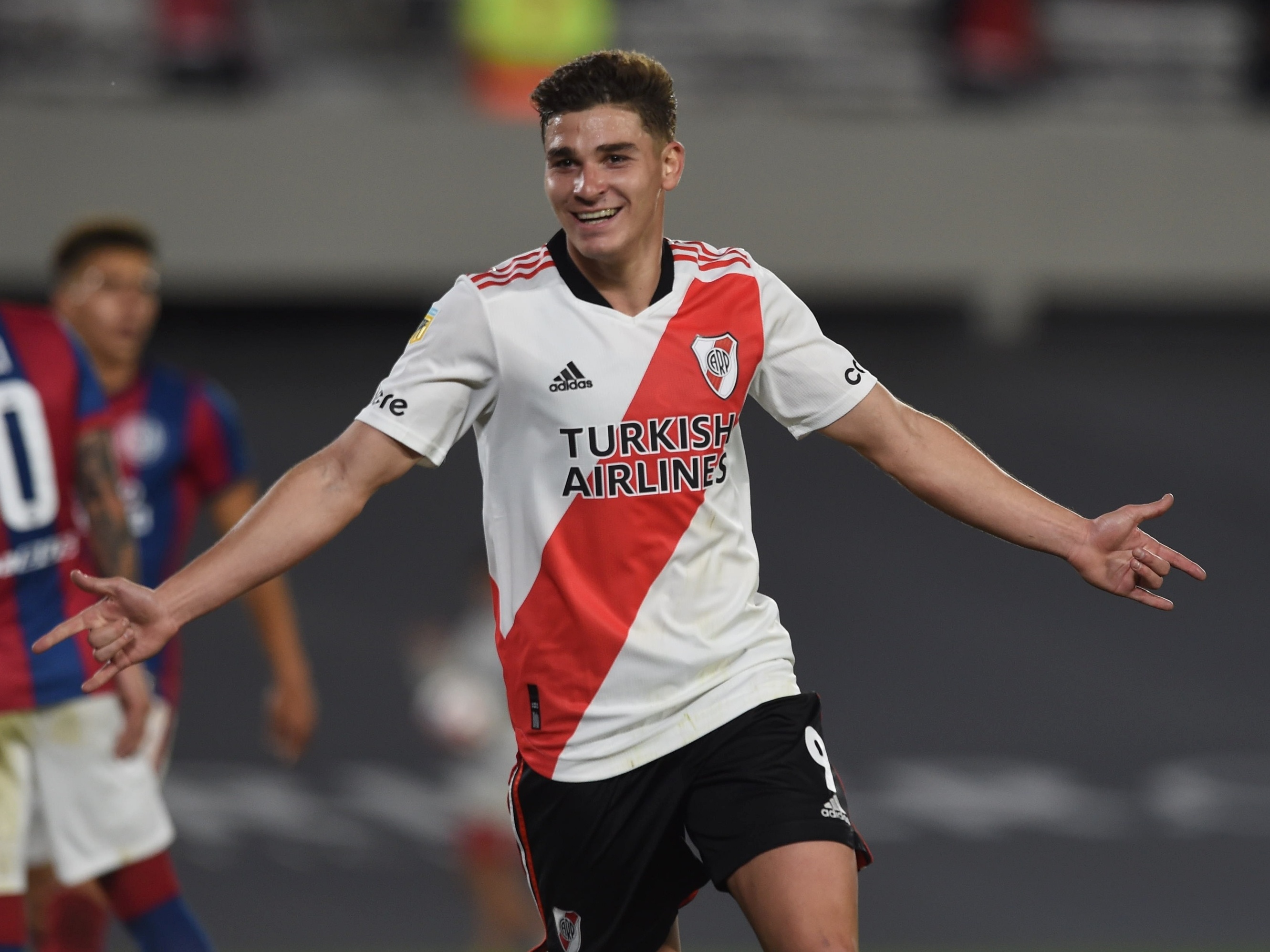 Álvarez, do River, iguala recorde de gols em um único jogo pela