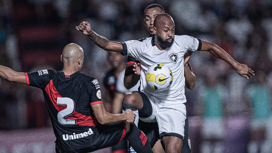 Atlético-GO e Botafogo se enfrentaram no estádio Antonio Accioly, em Goiânia, pelo Campeonato Brasileiro - Heber Gomes/AGIF