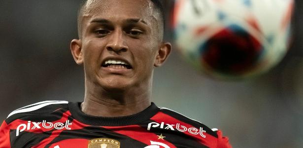 Barcelona desiste de contratar promessa do FlamengoJogada 10