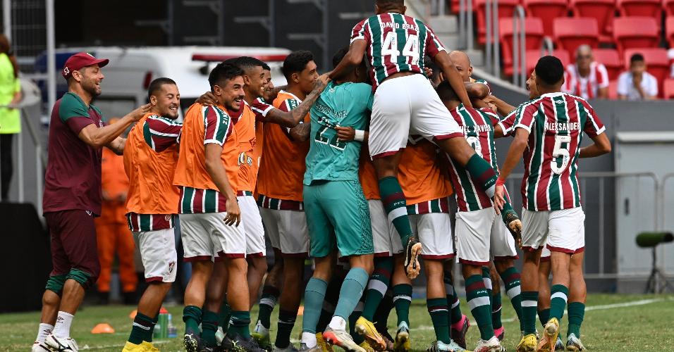 Ganso jogador do Fluminense comemora seu gol durante partida contra o Bangu
