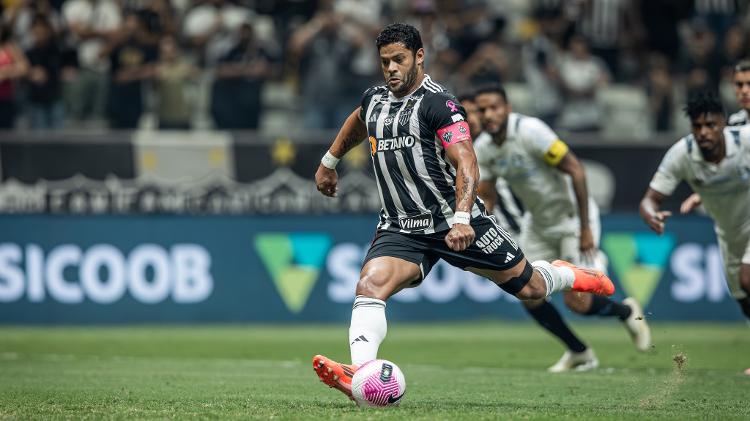 Hulk converteu pênalti em Atlético-MG x Grêmio, duelo do Campeonato Brasileiro