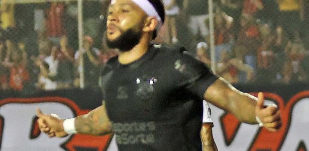 Corinthians: Memphis Completa 10 Jogos com Melhora de Desempenho e Mais Minutos