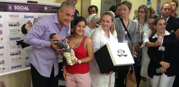 Técnico Tite visitou a maternidade do Hospital Santa Marcelina, em Itaquera - Dassler Marques/UOL