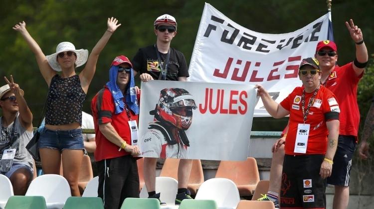 Torcida homenageia Jules Bianchi, que morreu em decorrência de gravíssimo acidente ocorrido no Japão