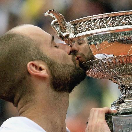 Andre Agassi foi campeão em Roland Garros, em 1999 Andre Agassi foi campeão em Roland Garros, em 1999