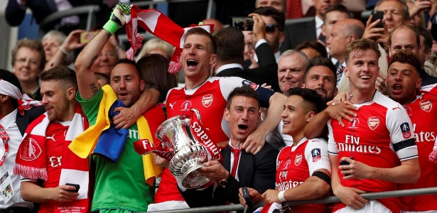 Jogadores do Arsenal festejam a conquista do título da Copa da Inglaterra - John Sibley/Reuters - John Sibley/Reuters