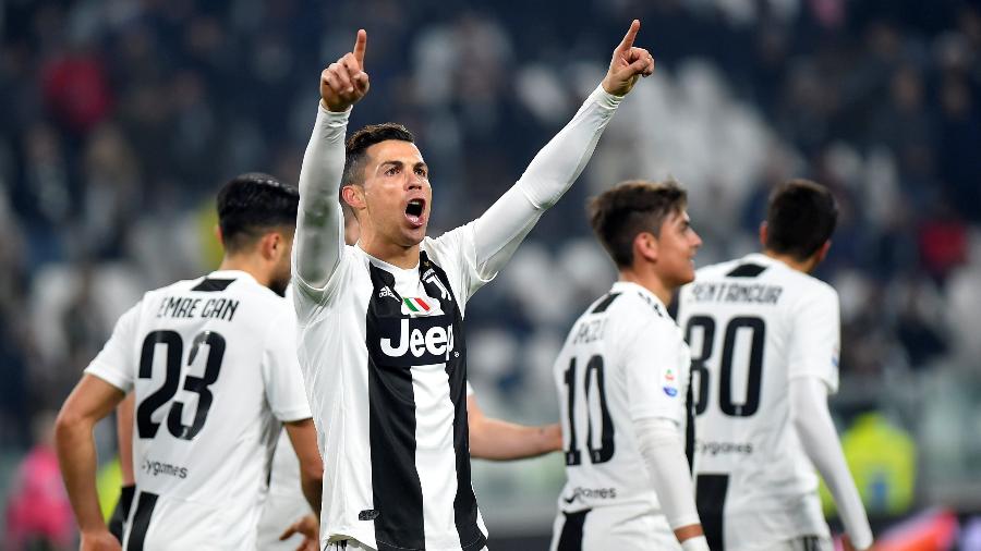 Cristiano Ronaldo comemora gol da Juventus contra o Frosinone - REUTERS/Massimo Pinca