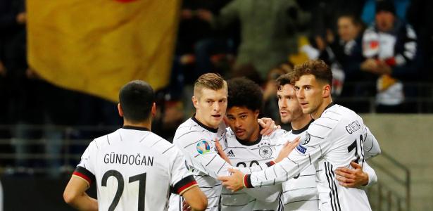 Eliminatórias da Eurocopa | Alemanha goleia Irlanda do Norte com 3 de Gnabry e garante ponta de grupo