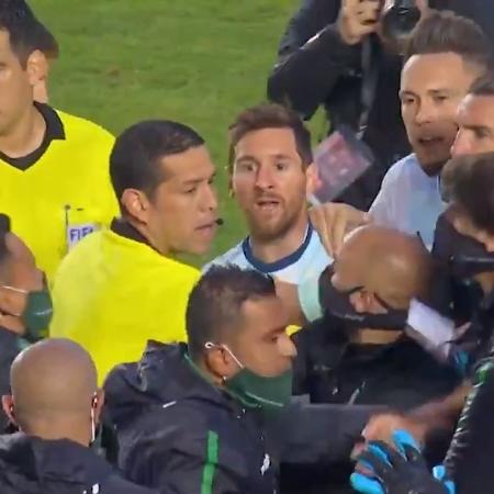 Messi e Marcelo Moreno se irritam e discutem após Bolívia x Argentina - Reprodução/Twitter