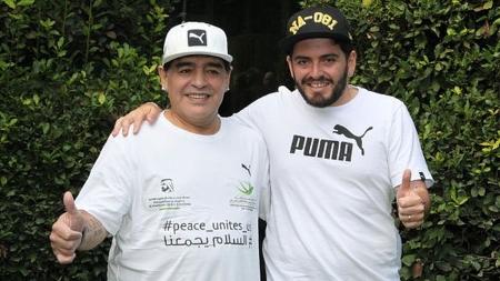 Maradona reconoce públicamente a los padres de Diego Jr. en 2016 - Getty Images - Getty Images