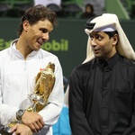 Rafael Nadal e Nasser Al-Khelaif, presidente do PSG, durante torneio de Doha, no Qatar - undefined