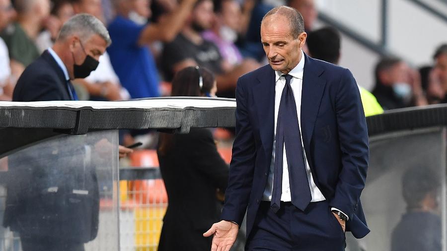 Allegri durante a partida entre Spezia e Juventus pelo Campeonato Italiano - REUTERS/Jennifer Lorenzini
