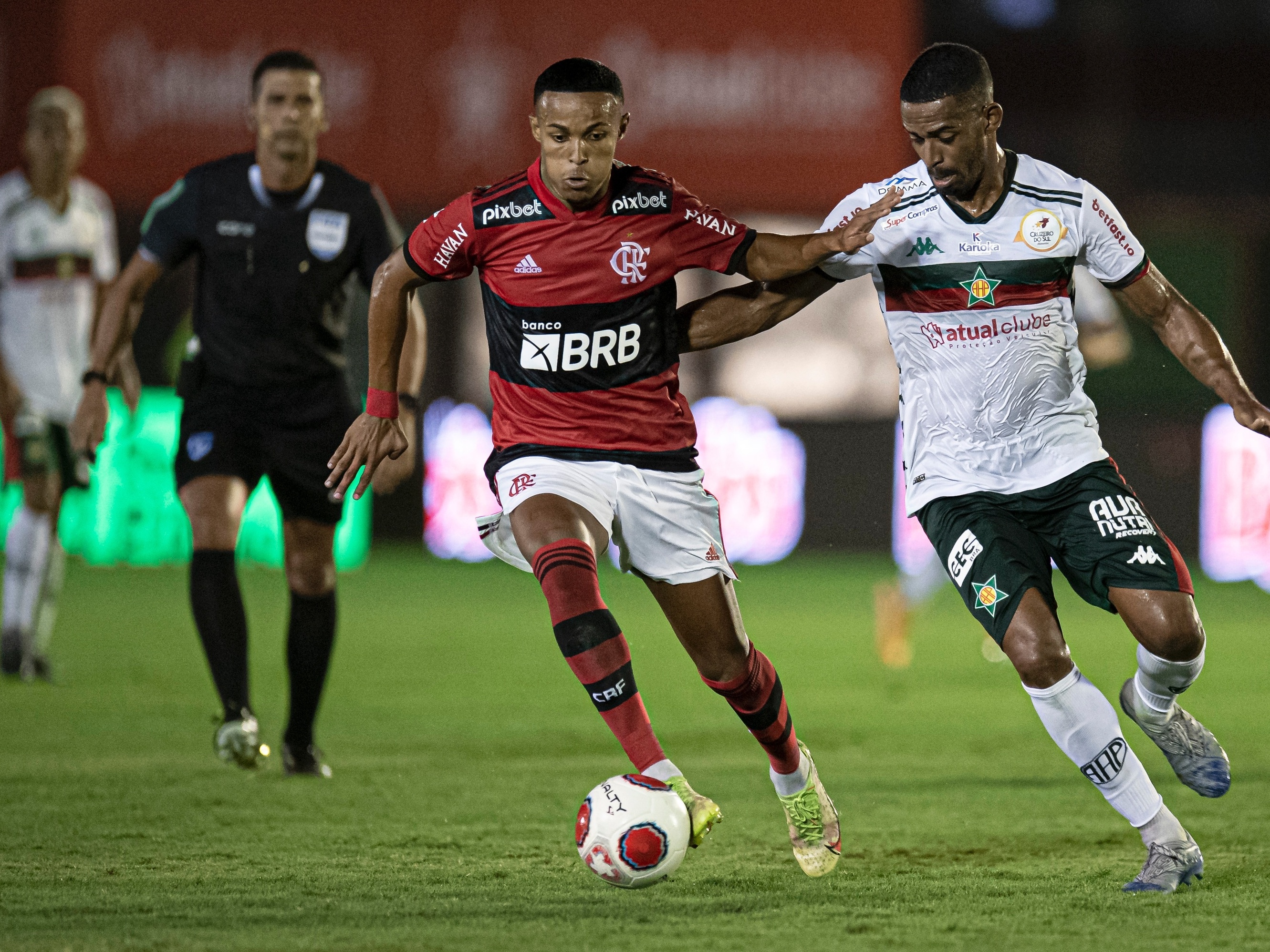 Wesley França: Joia do Flamengo pode estrear no profissional hoje