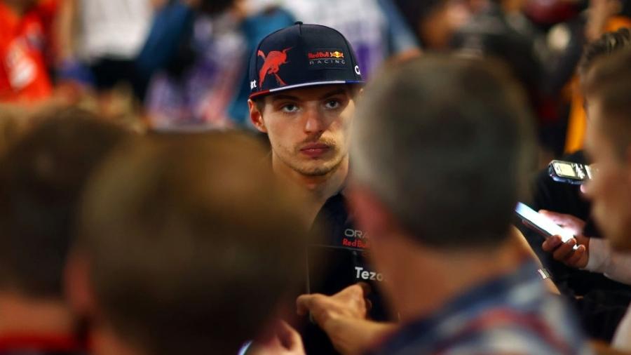 Max Verstappen dá entrevista após abandonar GP do Bahrein de Fórmula 1 por problema no carro da Red Bull - Dan Istitene - Formula 1/Formula 1 via Getty Images