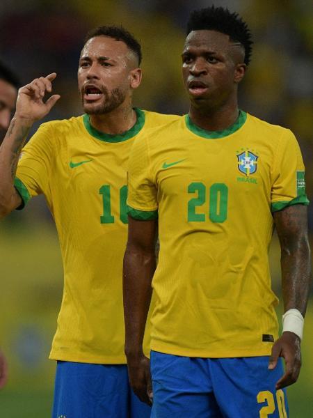 Neymar e Vinicius Junior em ação pela seleção brasileira contra o Chile, pelas Eliminatórias da Copa do Qatar - Carl de Souza