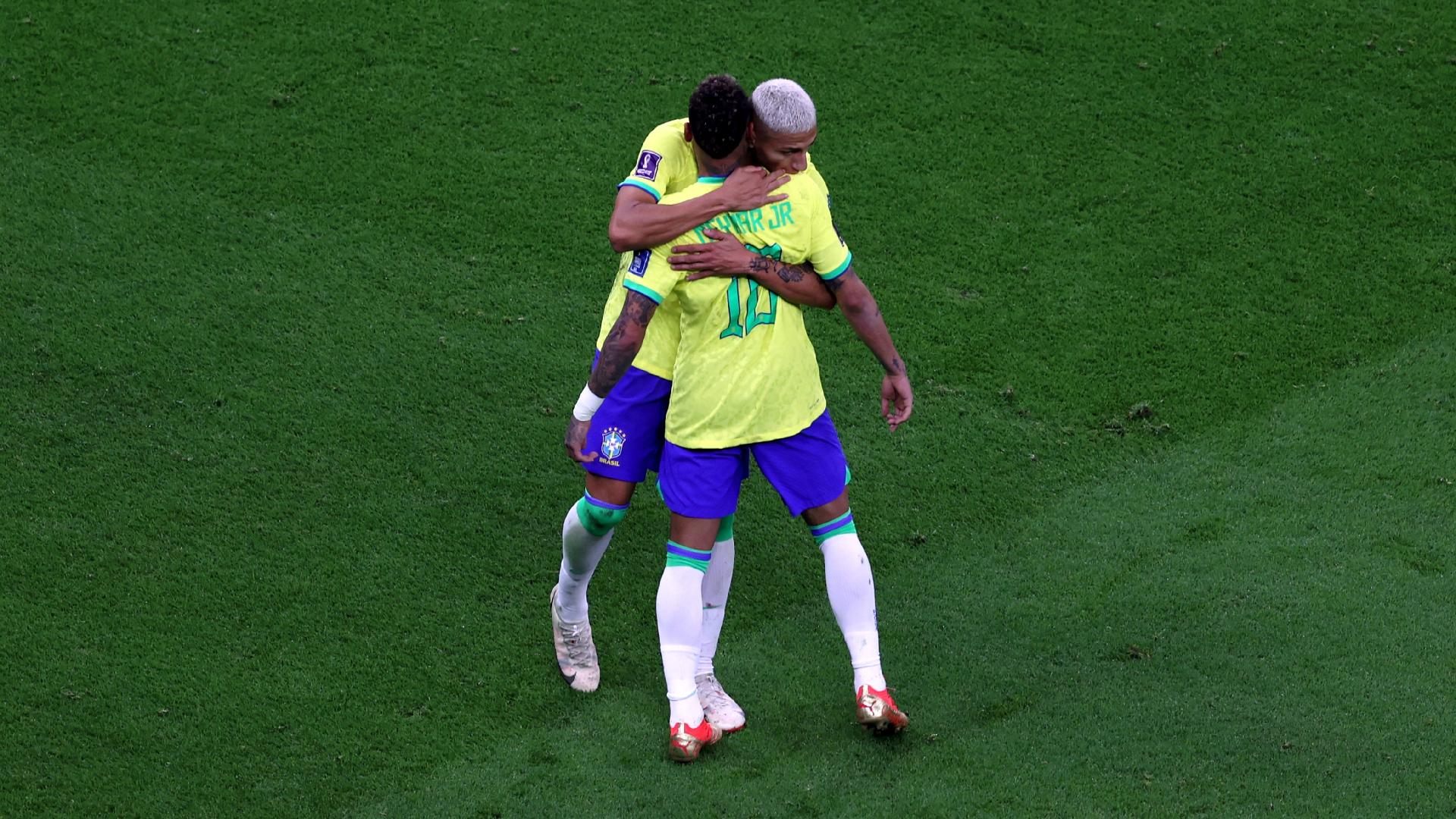 Richarlison e Ederson, da seleção brasileira, 'atacam' de sheiks