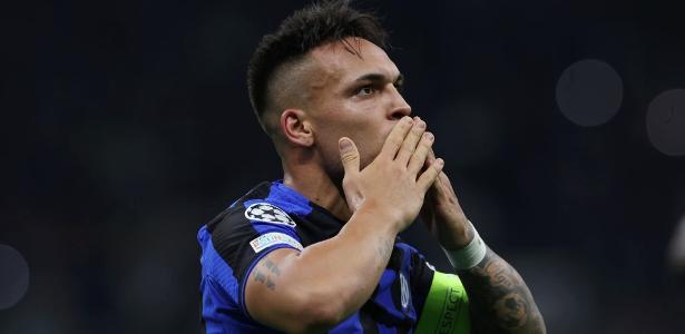 Lautaro Martinez, da Inter, comemora gol sobre o Milan