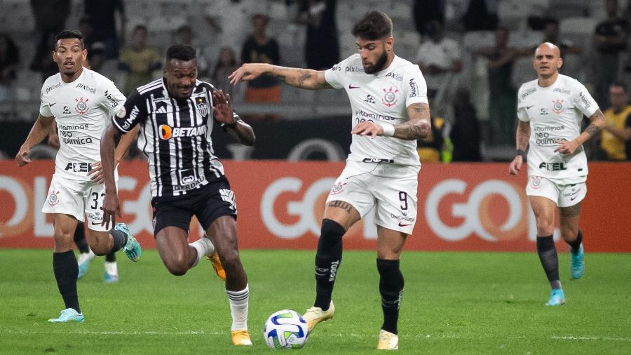 Yuri Alberto, do Corinthians, em ação no jogo contra o Atlético-MG, pelo Brasileirão - Fernando Moreno/AGIF