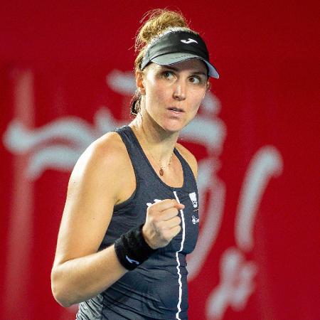 Bia Haddad Maia, tenista brasileira, durante jogo no torneio de Hong Kong