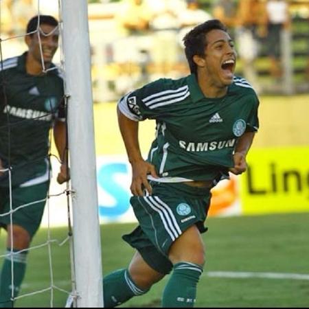 Lenny na época em que atuava pelo Palmeiras