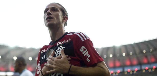 Filipe Luís assume comando da equipe sub-20 do Flamengo em substituição a Mário Jorge.