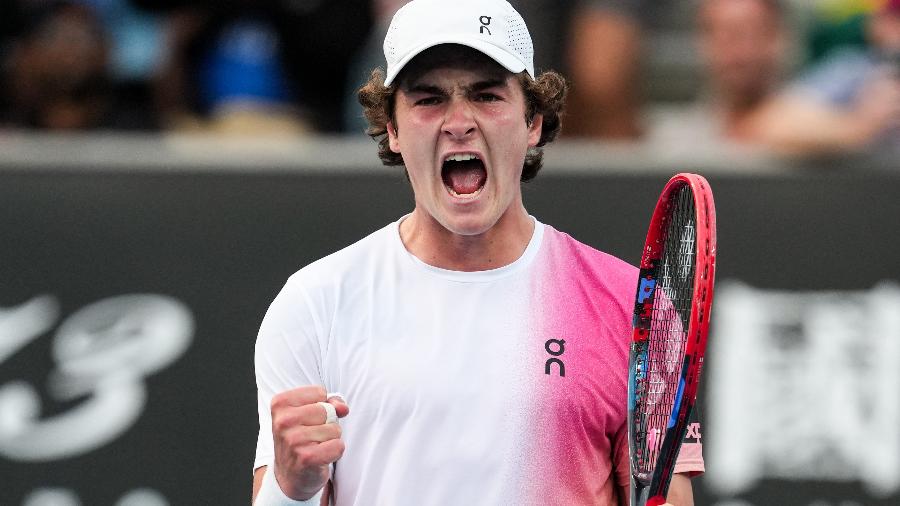 João Fonseca durante a partida contra o italiano Lorenzo Sonego, na 2ª rodada do Australian Open