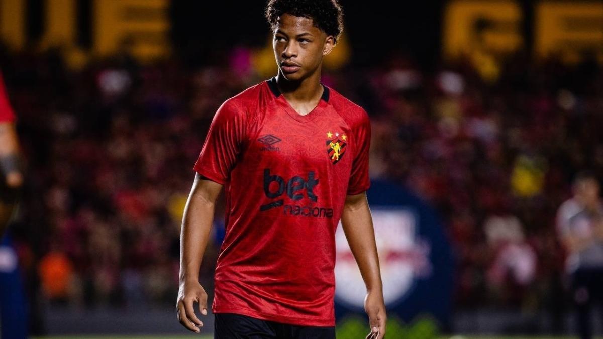 Quem é Zé Lucas, promessa de 18 anos disputada por Cruzeiro e Flamengo?