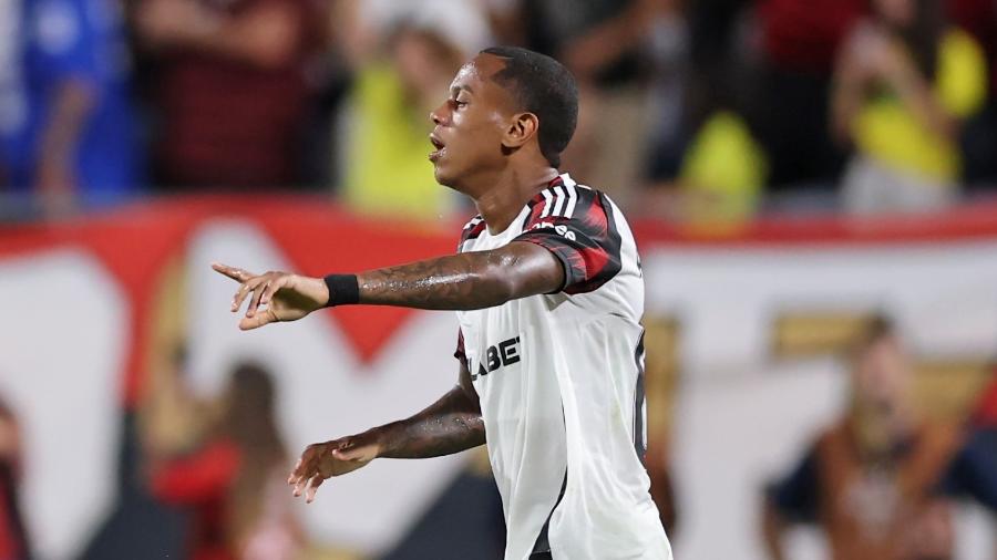 Pelo Flamengo, Wallace Yan marcou dois gols na Copa do Mundo de Clubes
