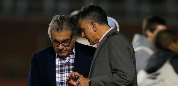 Aidar com Osorio, no começo de junho, antes da estreia do treinador  - Getty Images