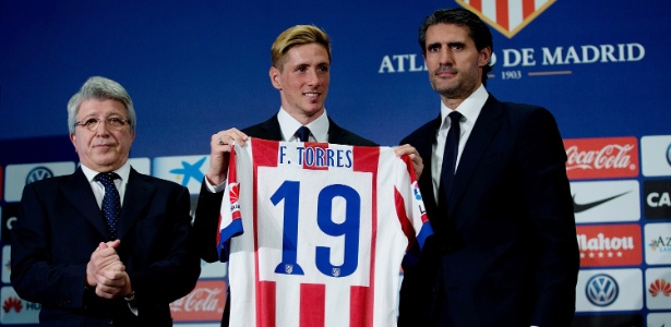 À esquerda, presidente do Atlético despistou sobre a renovação com Fernando Torres - Gonzalo Arroyo Moreno/Getty Images