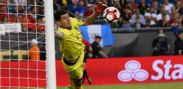Goleiro da seleção boliviana, Carlos Lampe foi contratado pelo Boca Juniors - Jim Rogash/Getty Images